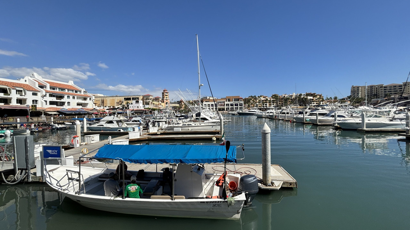 El Arco de Cabo San Lucas from the water