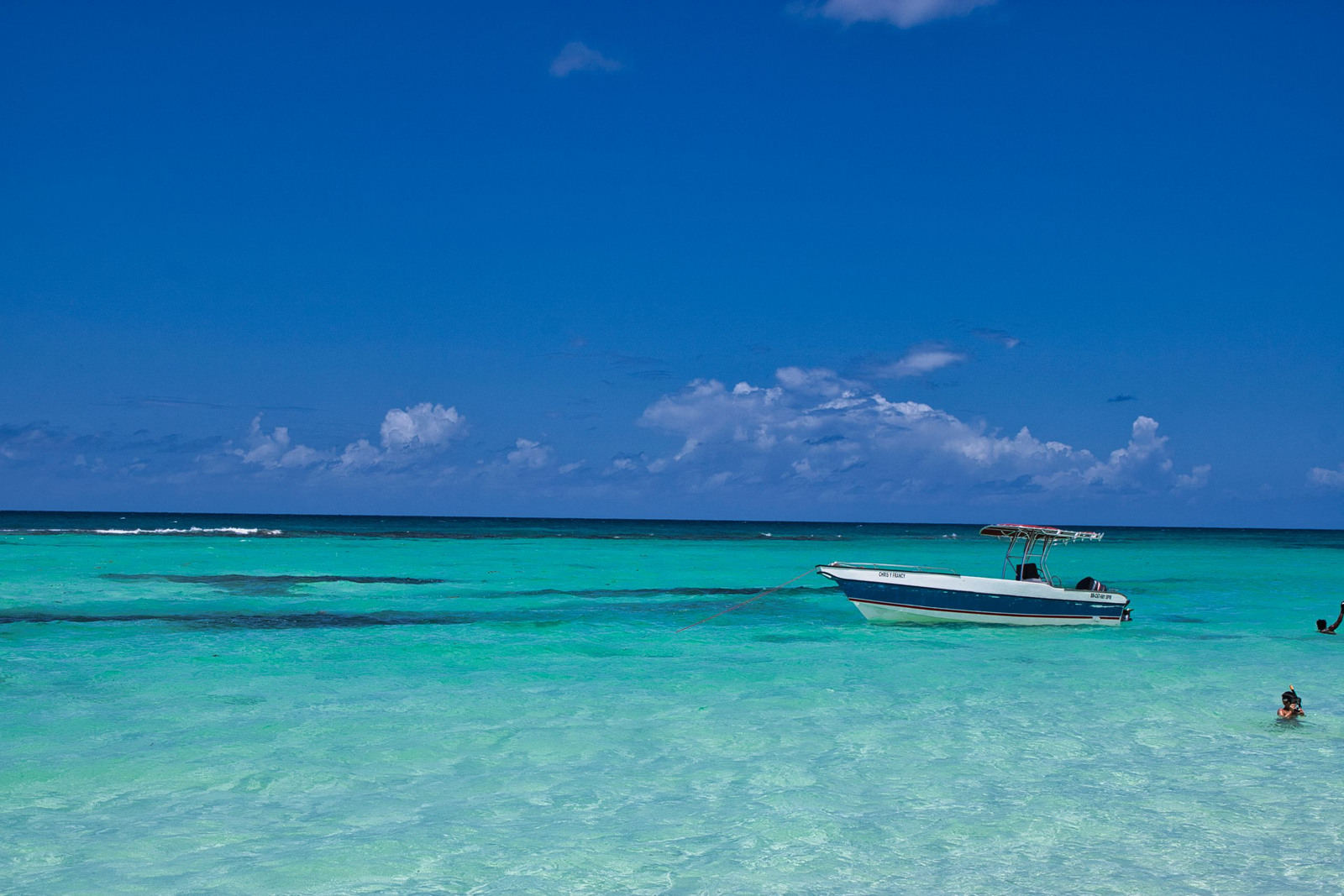 Turquoise water and coastline at Tulum